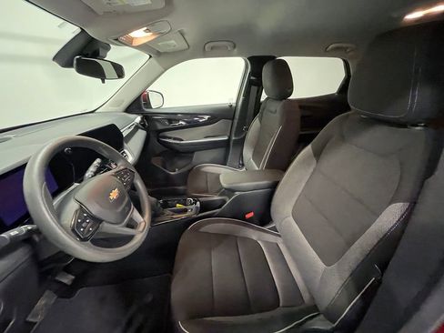 Used 2024 Chevrolet TrailBlazer LT w/ Driver Confidence Package AWD/4WD image 3
