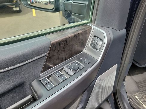 Used 2025 Ford F250 Lariat w/ Chrome Package image 11