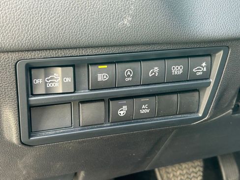 Used 2024 Toyota Tundra Limited image 27