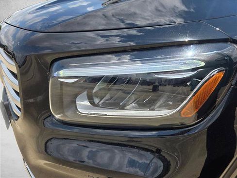 Used 2025 Mercedes-Benz GLB 250 image 10