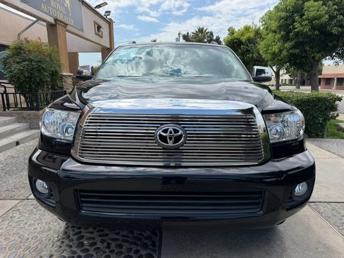 Used 2016 Toyota Sequoia SR5 w/ Premium Package RWD image 2
