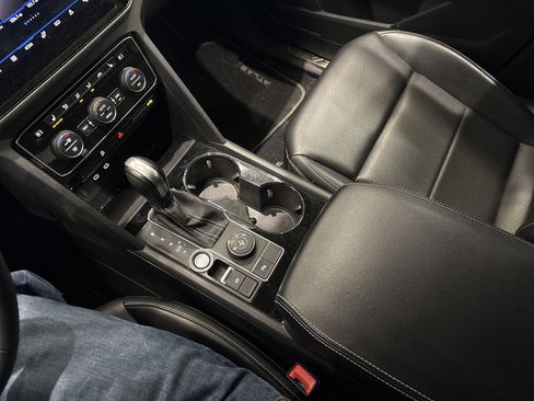 Used 2022 Volkswagen Atlas SE w/ Black Wheel Package image 28