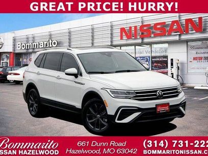 Used 2022 Volkswagen Tiguan SE w/ Panoramic Sunroof Package