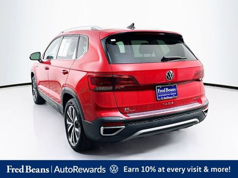 Used 2023 Volkswagen Taos SE w/ Panoramic Sunroof Package AWD/4WD image 6