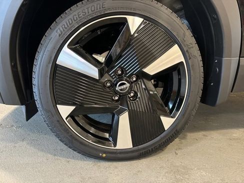 New 2025 Nissan Kicks SR image 24