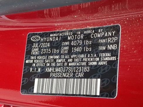 Certified 2025 Hyundai Elantra SEL FWD image 26