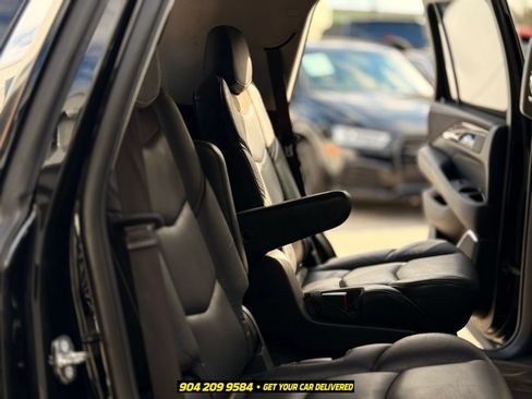 Used 2019 Cadillac Escalade Luxury AWD/4WD image 35