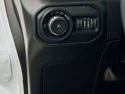 Used 2022 Jeep Wrangler Unlimited Sahara AWD/4WD image 12