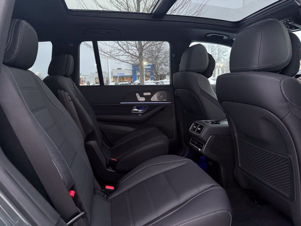 Used 2026 Mercedes-Benz GLS 450 4MATIC image 37