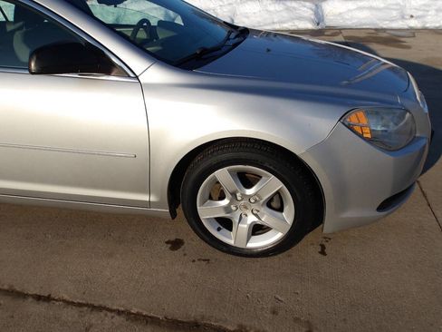 Used 2010 Chevrolet Malibu LS image 26
