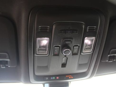 Used 2022 GMC Yukon Denali AWD/4WD image 21