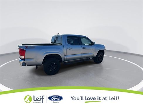 Used 2016 Toyota Tacoma SR5 w/ Towing Package image 11