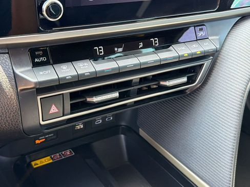 Used 2026 Toyota Camry SE w/ Convenience Package image 26