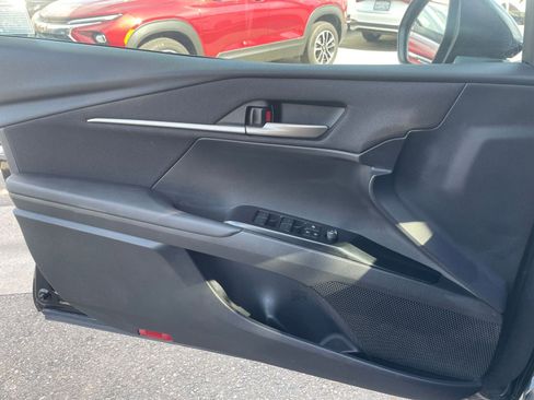 Used 2025 Toyota Camry LE image 18