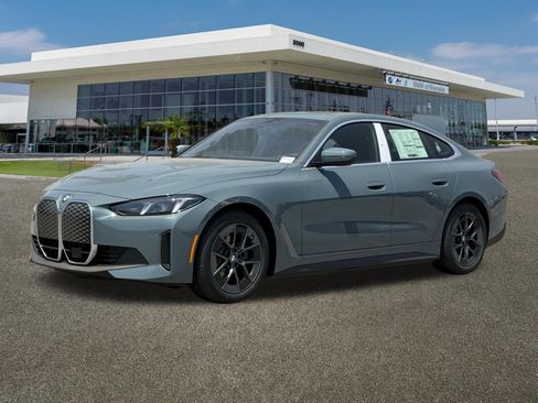 New 2026 BMW i4 eDrive40 w/ Driving Assistance Package RWD image 5