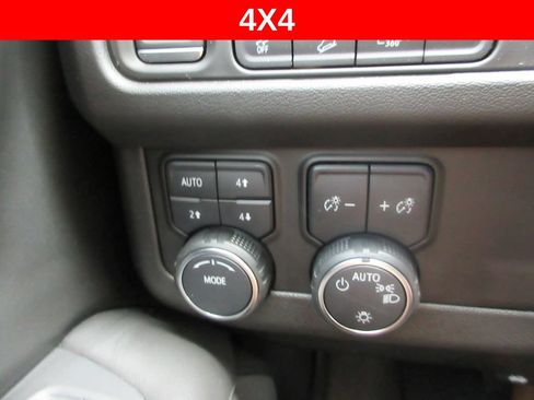 Certified 2023 Chevrolet Tahoe Z71 w/ Luxury Package AWD/4WD image 33