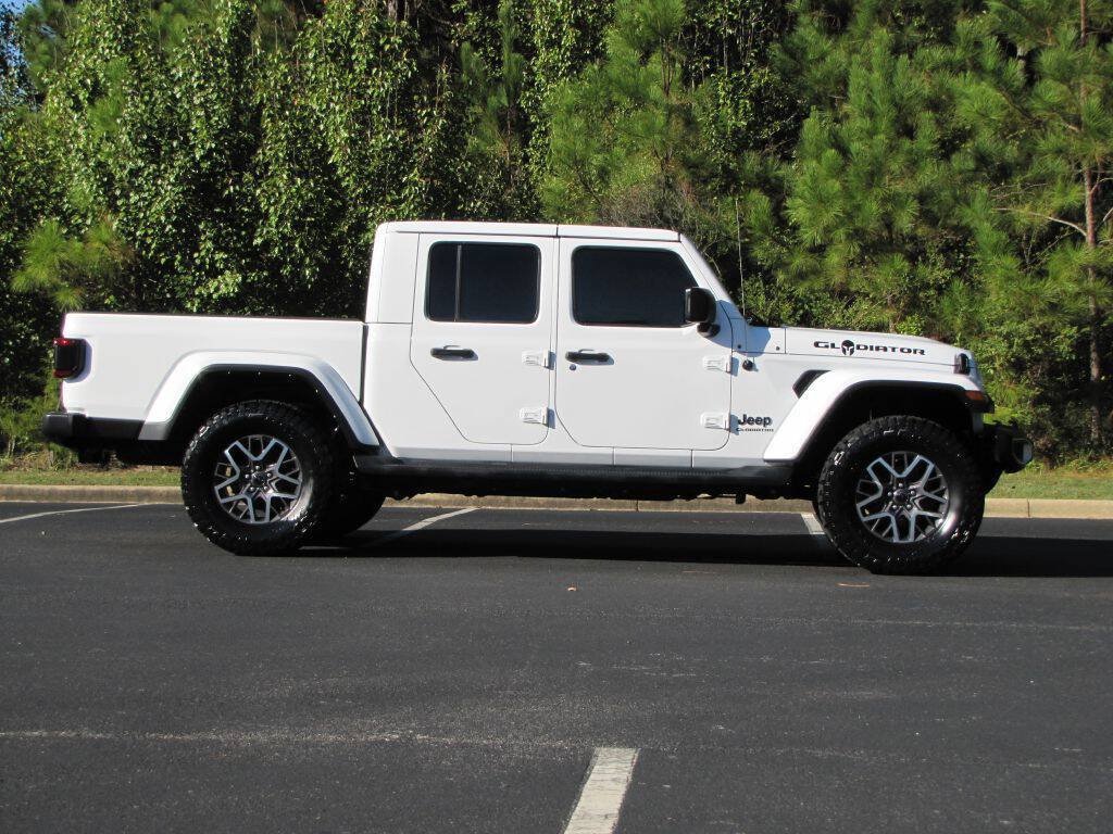 Used 2022 Jeep Gladiator Overland w/ Popular Equipment Package AWD/4WD image 4