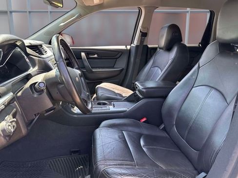 Used 2017 Chevrolet Traverse LT FWD image 16