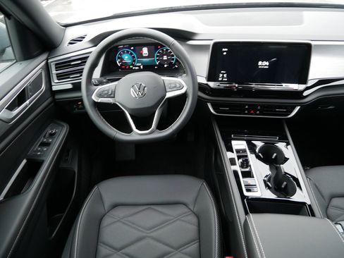 New 2026 Volkswagen Atlas Cross Sport SE image 9