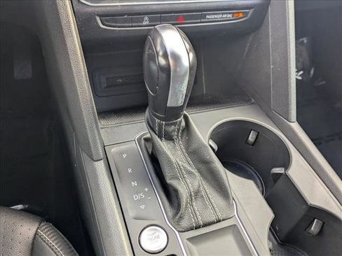 Used 2021 Volkswagen Atlas Cross Sport SE image 12