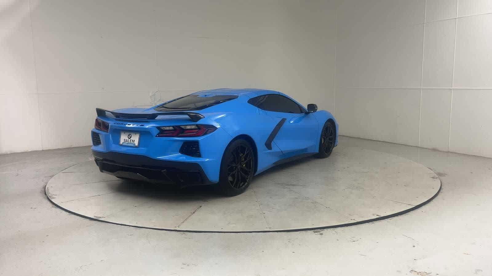 Used 2023 Chevrolet Corvette Stingray Preferred Cpe w/ Z51 Performance Package RWD image 2