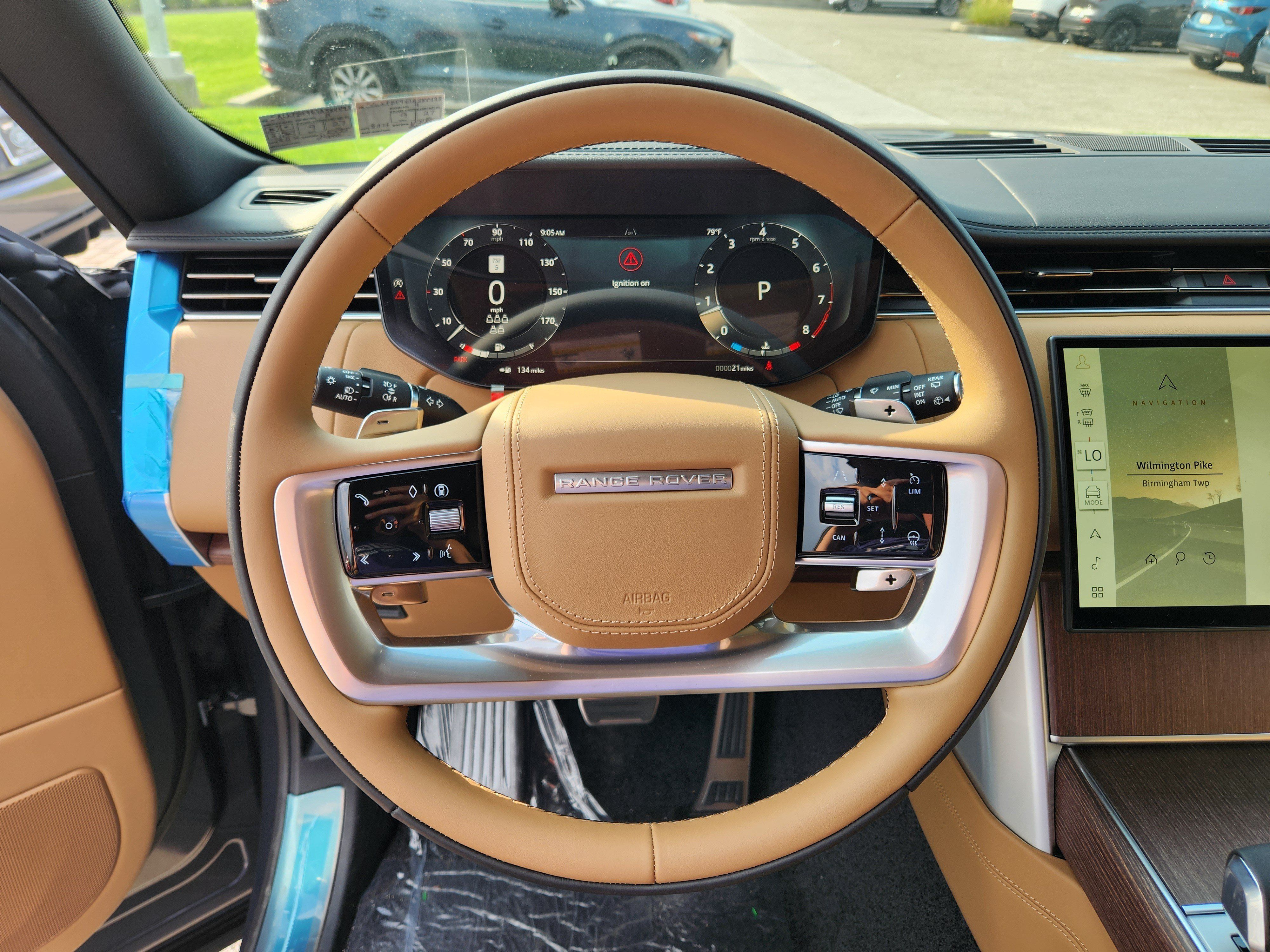 New 2026 Land Rover Range Rover Long Wheelbase SE AWD/4WD image 15