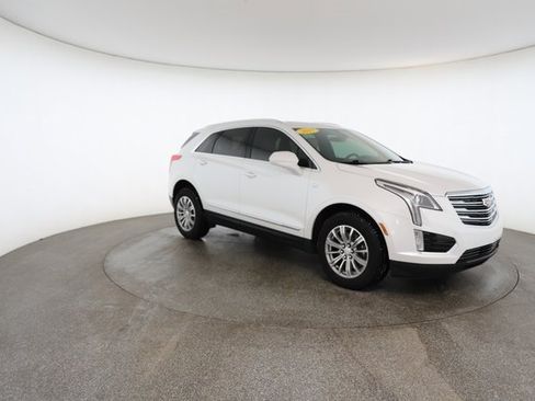 Used 2017 Cadillac XT5 Luxury w/ Driver Awareness Package image 26