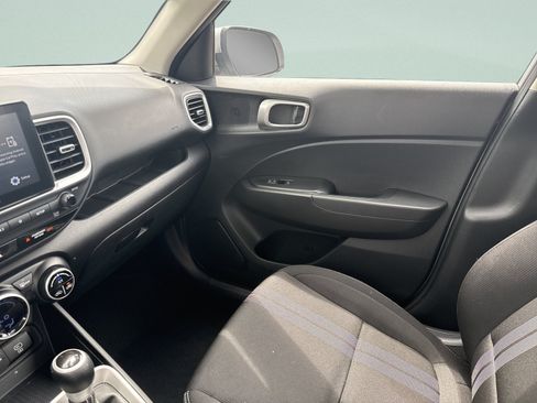 Used 2025 Hyundai Venue SEL FWD image 20