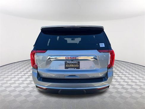 Used 2023 GMC Yukon XL SLT image 6