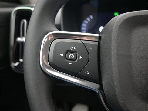 New 2026 Volvo XC40 B5 Core w/ Climate Package image 23