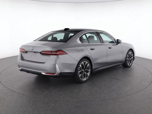 Used 2026 BMW 530i RWD image 3