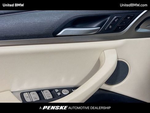 Certified 2023 BMW X4 xDrive30i w/ Premium Package image 3
