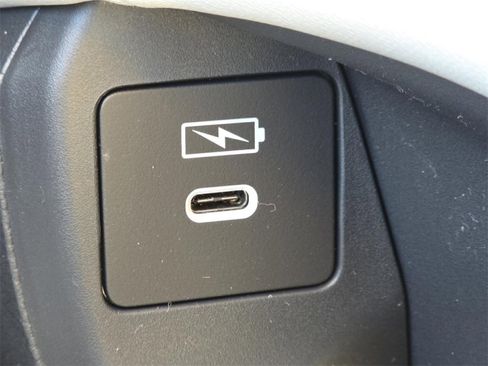 New 2026 Honda HR-V LX image 8