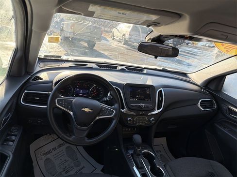 Used 2022 Chevrolet Equinox LT image 13