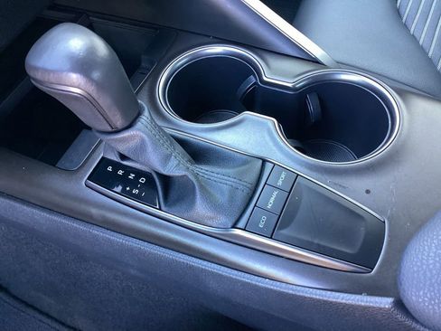 Used 2024 Toyota Camry SE image 29