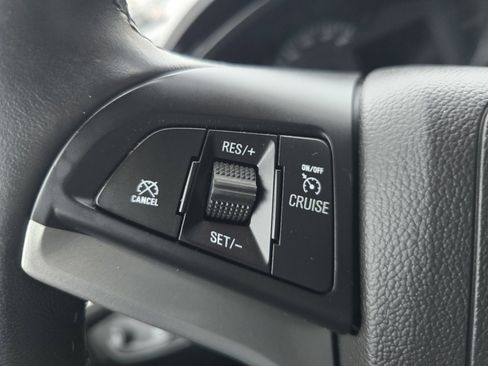 Used 2020 Chevrolet Trax LT w/ LT Convenience Package image 19