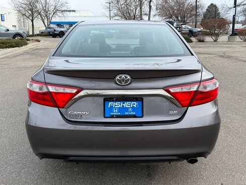 Used 2015 Toyota Camry LE image 5