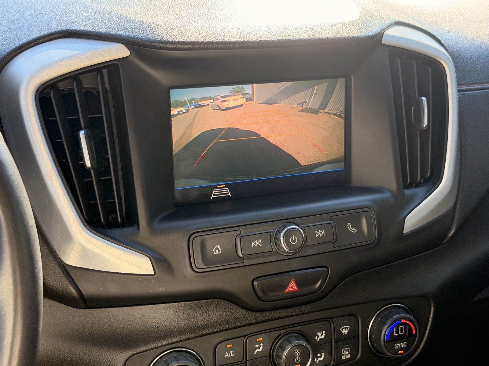 Used 2021 GMC Terrain SLE w/ Driver Convenience Package FWD image 25