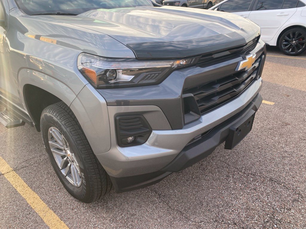 Used 2025 Chevrolet Colorado LT w/ LT Convenience Package AWD/4WD image 5