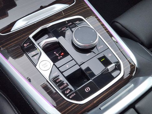 Used 2024 BMW X5 xDrive50e image 15