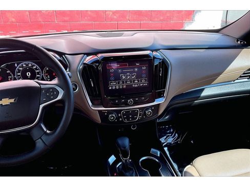 Used 2023 Chevrolet Traverse Premier AWD/4WD image 7
