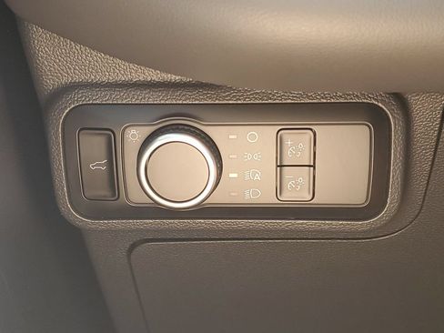 Used 2025 Ford Explorer Active AWD/4WD image 20