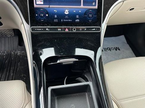 Used 2024 Mercedes-Benz GLC 300 4MATIC image 16