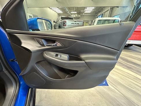 Used 2017 Chevrolet Volt LT w/ Comfort Package FWD image 36