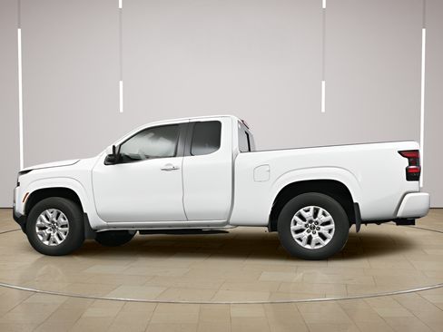 Certified 2024 Nissan Frontier SV w/ SV Convenience Package RWD image 28