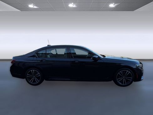Used 2022 BMW 740i xDrive w/ M Sport Package AWD/4WD image 8
