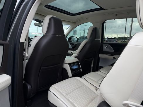 Used 2023 Lincoln Aviator Black Label w/ Dynamic Handling Package AWD/4WD image 23