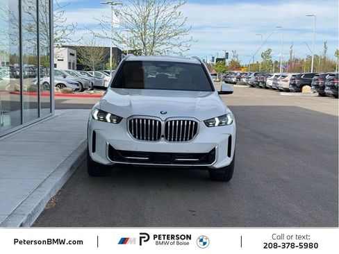 New 2026 BMW X5 xDrive50e w/ Premium Package AWD/4WD image 8