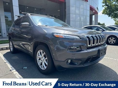 Used 2016 Jeep Cherokee Latitude w/ Safety/Convenience Group AWD/4WD image 1