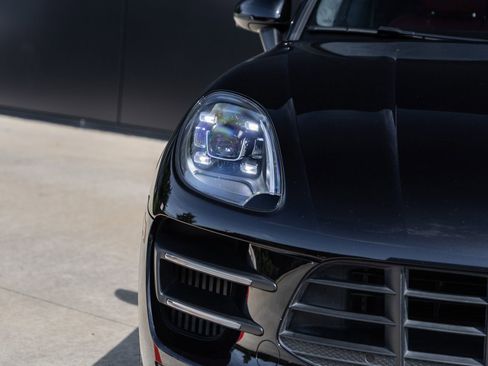 Certified 2017 Porsche Macan Turbo AWD/4WD image 19